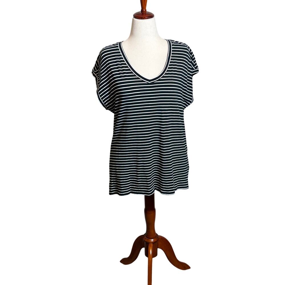 Chico's top black & white striped short sleeve twist detail on back Sz 3 US XL